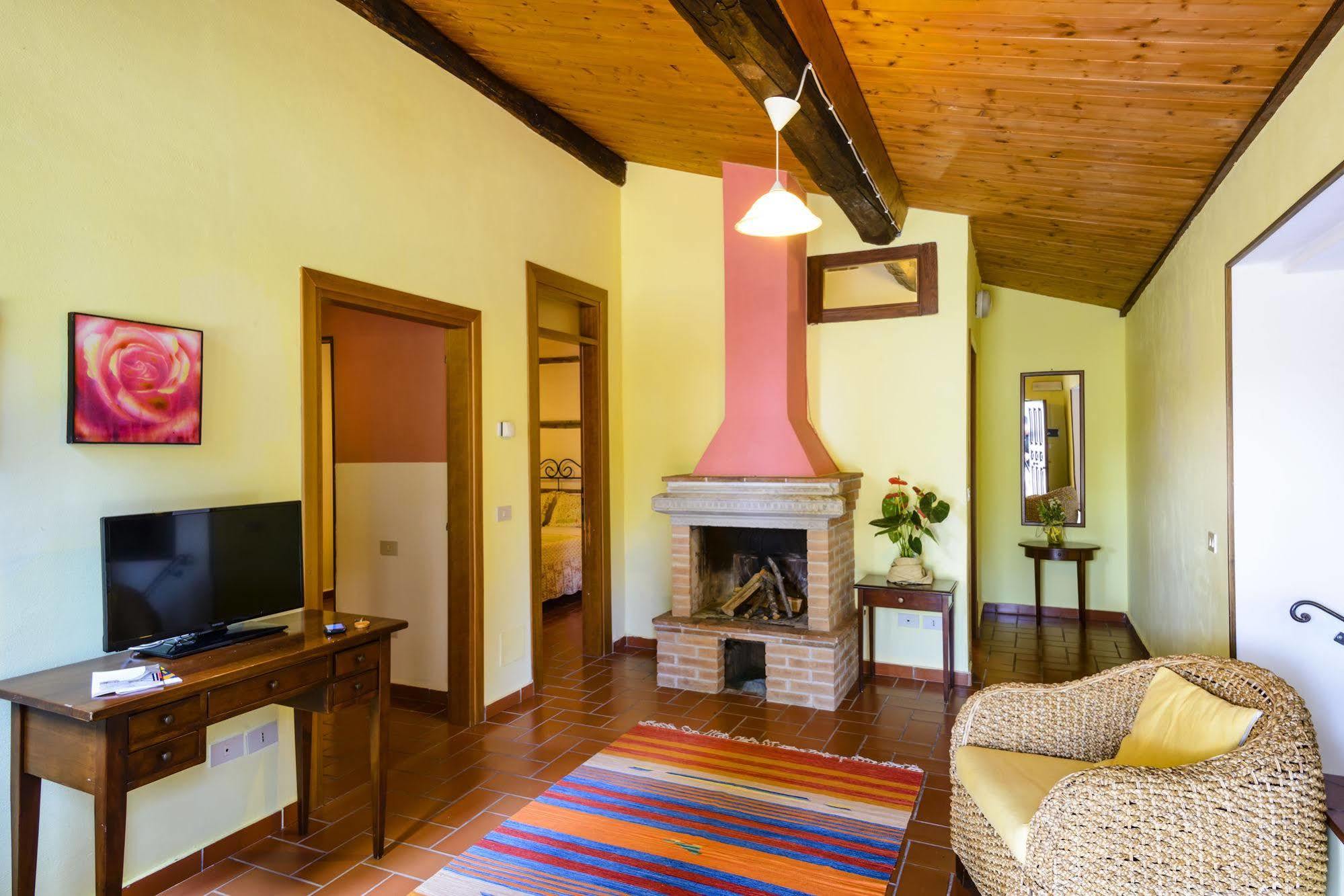 Pian Dei Mucini Resort Il Borgo มัสซามาริตติมา ภายนอก รูปภาพ